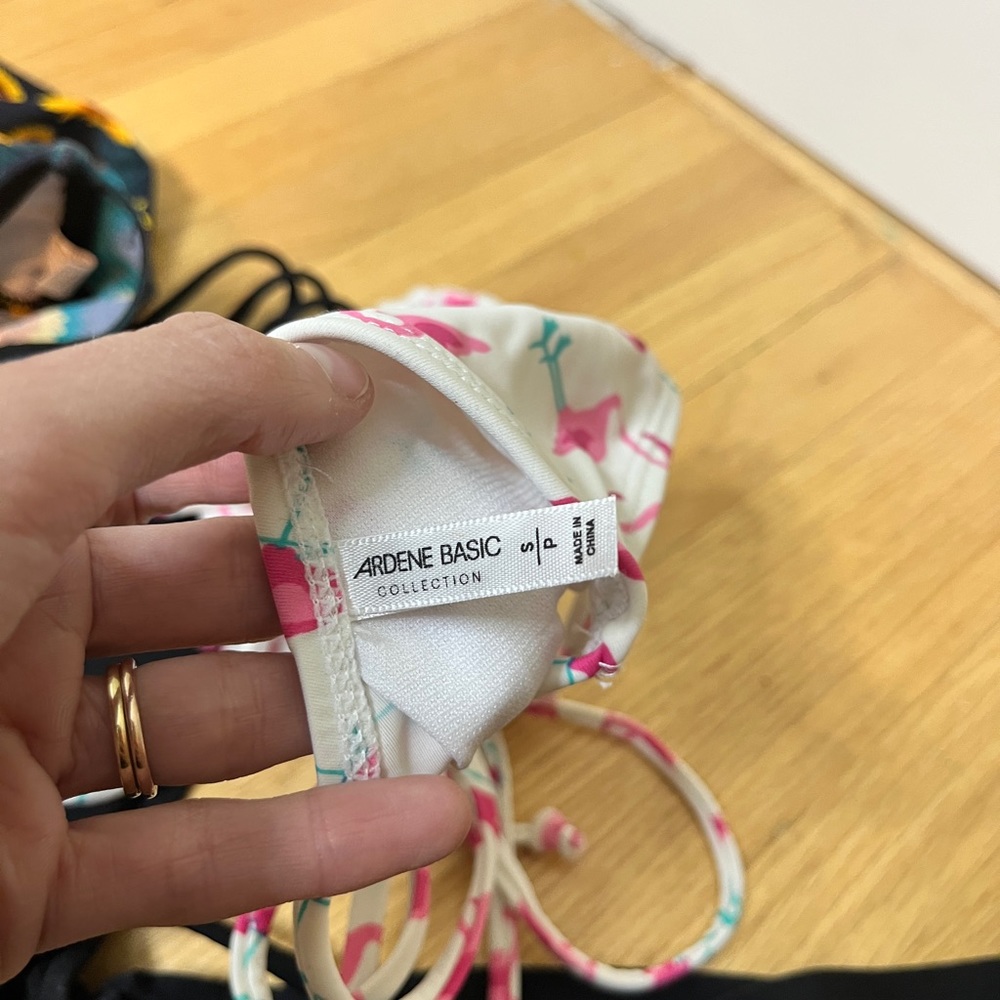 Bikini Bundle!! Size small and medium h&m haul! Four bikinis - Picture 9 of 9